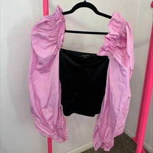 INDEFEIR- BLACK TOP WITH RUFFLED‎ BALLOON SLEEVES